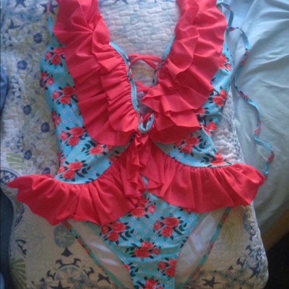 🌺6/10 Host Pick🌺Sky Blue & Pink Ruffle Swim Suit - Picture 4 of 5